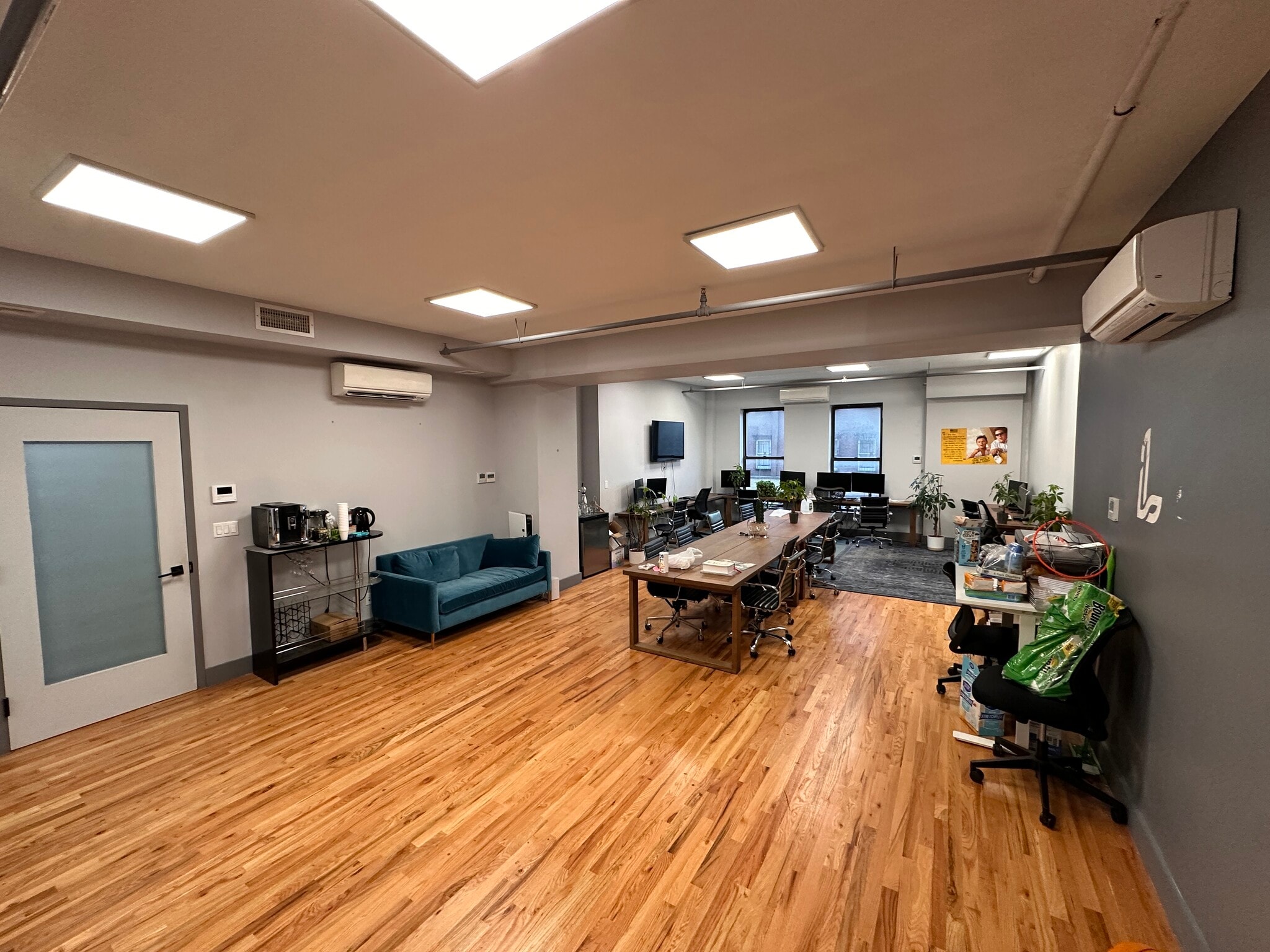 390 Berry St, Brooklyn, NY à louer Photo intérieure– Image 1 sur 3