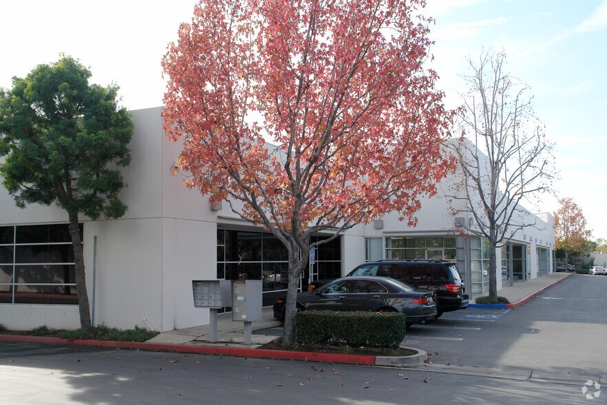 30 Hughes, Irvine, CA à louer - Photo de l’immeuble – Image 2 sur 6