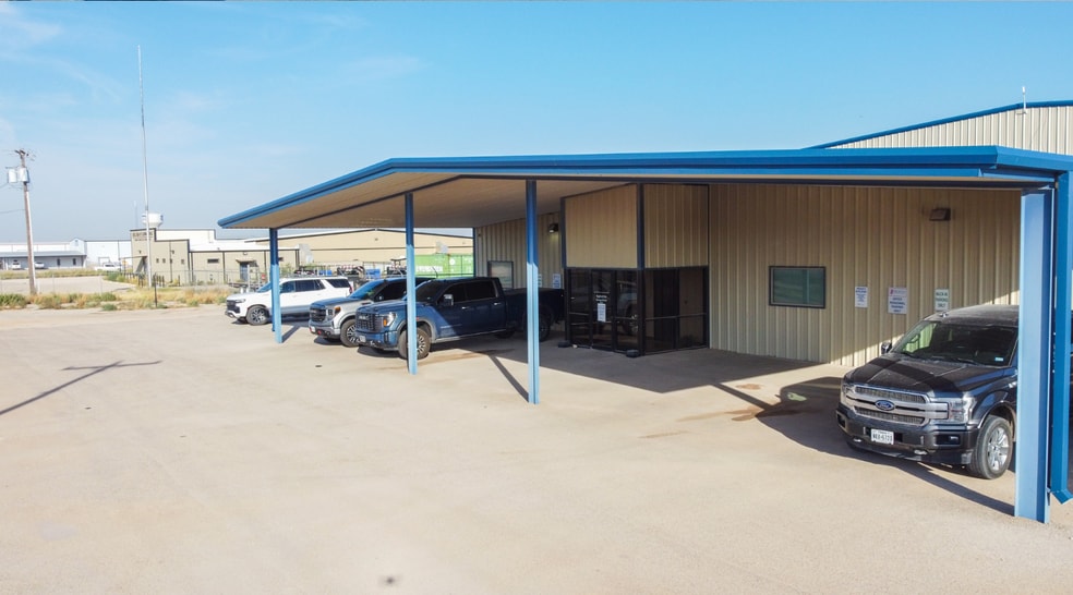 11000 W County Road 72, Midland, TX à louer - Photo de l’immeuble – Image 2 sur 59