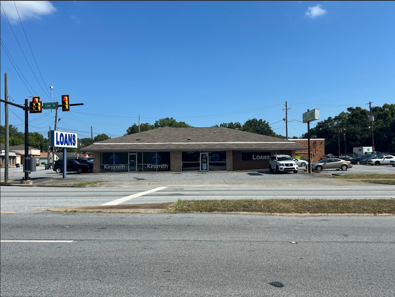 806 13th St, Phenix City, AL à louer - Photo de l’immeuble – Image 1 sur 3