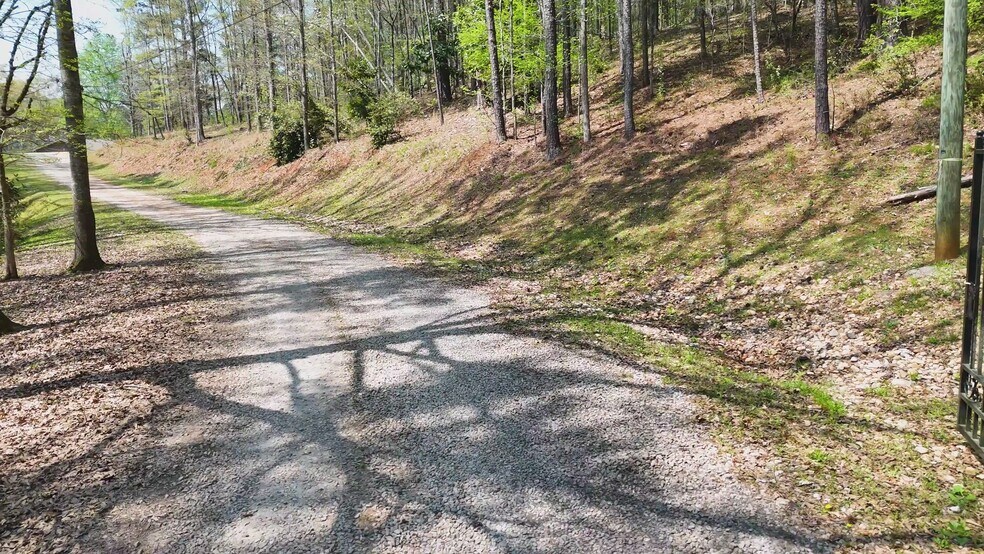 1351 New Franklin Rd, Lagrange, GA à vendre - Vidéo sur l’annonce professionnelle – Image 2 sur 16