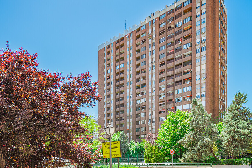 Avenida De Brasil, 17, Madrid, Madrid à louer - Photo principale – Image 2 sur 3