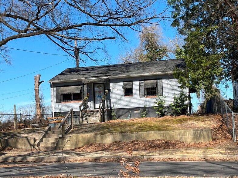 1002 Althea Pky, Richmond, VA à vendre - Photo principale – Image 1 sur 1