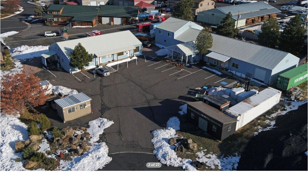 592 N Sisters Park Ct, Sisters, OR à vendre - Photo de l’immeuble – Image 2 sur 48