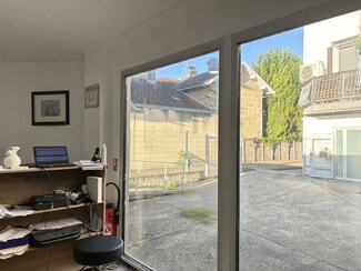 Plus de détails pour Local commercial à louer