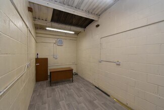 Plus de détails pour 18-24 Stanley Ave, Wembley - Industriel/Logistique à louer