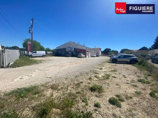 Plus de détails pour Local d’activités à vendre