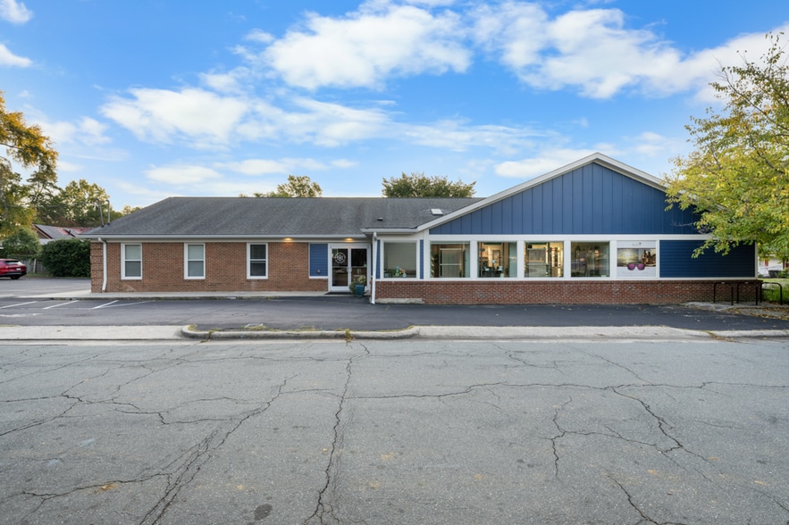 200 W Weaver St, Carrboro, NC à vendre - Photo principale – Image 1 sur 16