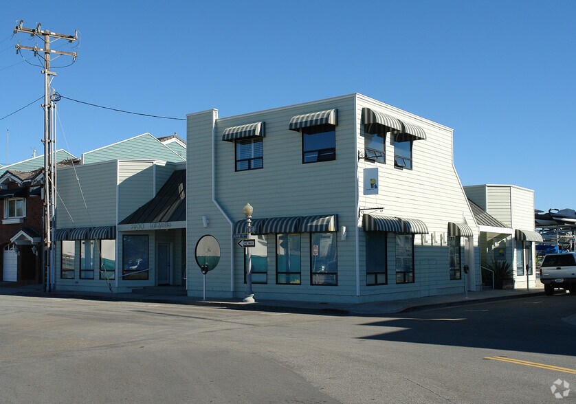 2800 Lafayette Ave, Newport Beach, CA à louer - Photo de l’immeuble – Image 2 sur 8