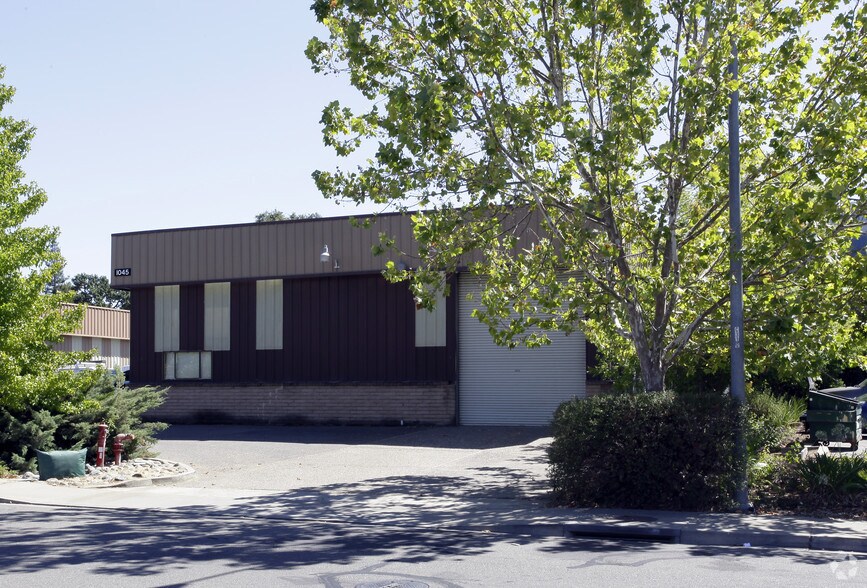 1045 Triangle Ct, West Sacramento, CA à louer - Photo de l’immeuble – Image 3 sur 3