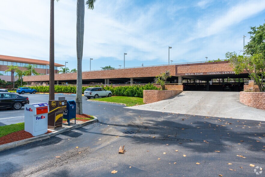 819 SW Federal Hwy, Stuart, FL à louer - Photo de l’immeuble – Image 2 sur 8