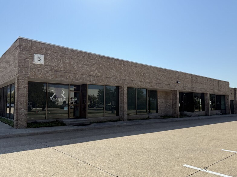 701 E Plano Pkwy, Plano, TX à louer - Photo de l’immeuble – Image 2 sur 9