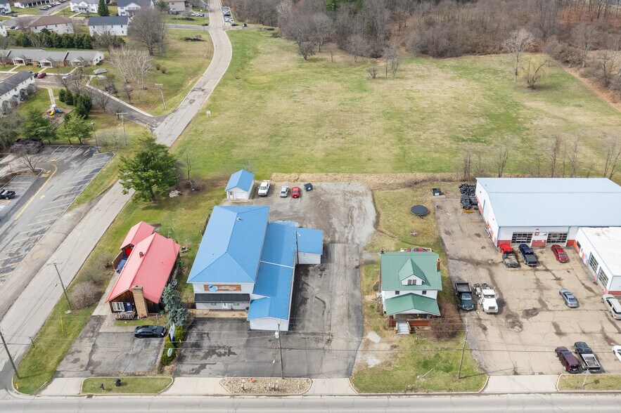 559 Canton Rd NW, Carrollton, OH à vendre - Photo de l’immeuble – Image 3 sur 11