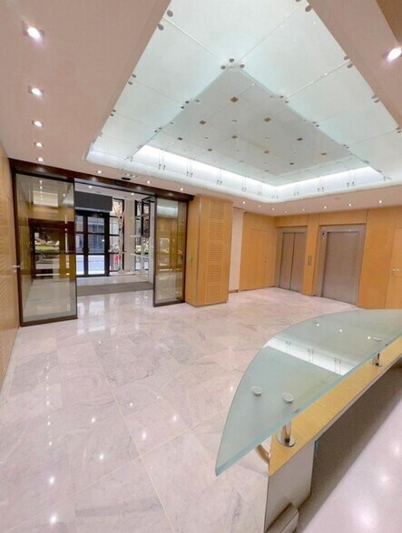 Bureau dans Paris à louer - Hall d’entrée – Image 3 sur 5