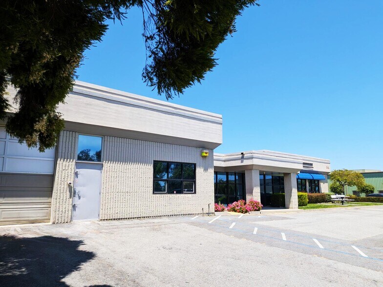 94 Hangar Way, Watsonville, CA à louer - Photo de l’immeuble – Image 3 sur 13