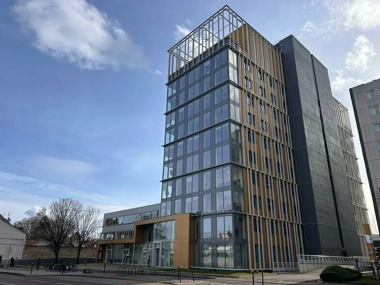 Bureau dans Dijon à louer - Photo de l’immeuble – Image 1 sur 8