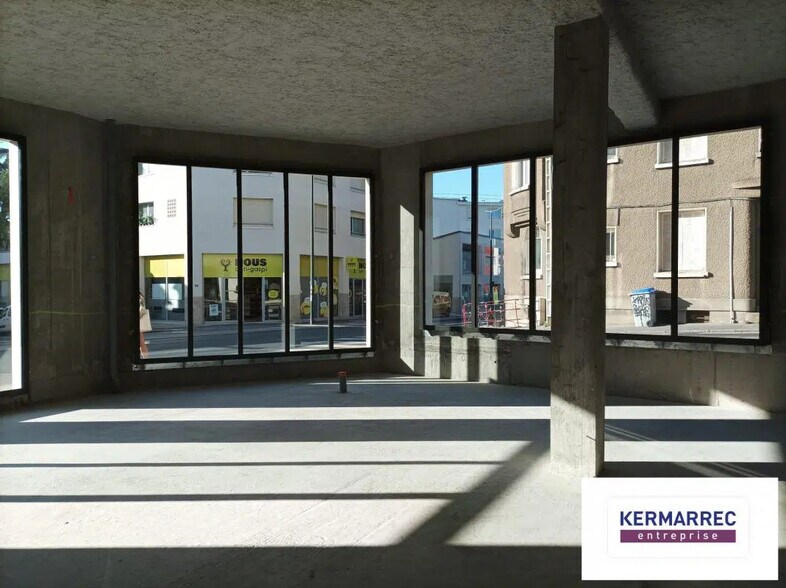 Local commercial dans Nantes à louer - Photo de l’immeuble – Image 2 sur 4