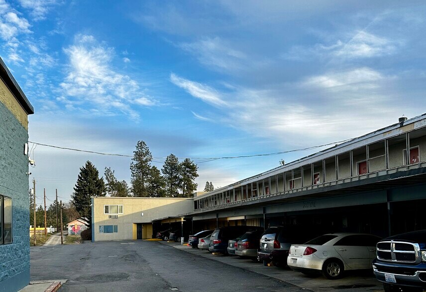 2701 W Sunset Blvd, Spokane, WA à vendre - Photo de l’immeuble – Image 2 sur 3