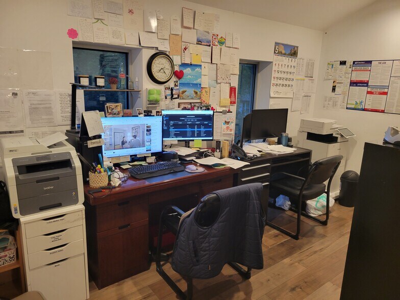 3541 156th St, Flushing, NY à vendre - Photo de l’immeuble – Image 3 sur 13