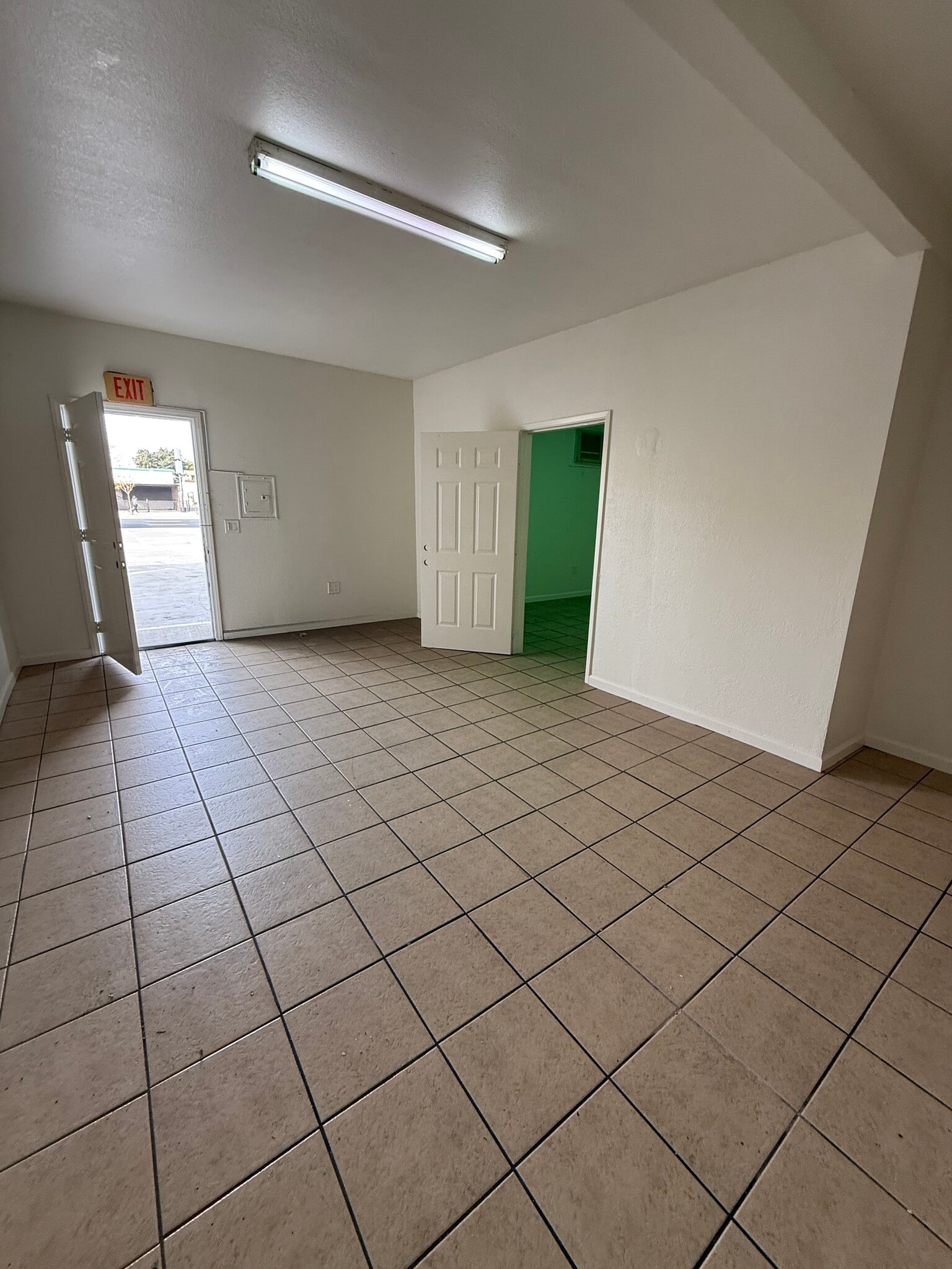 10418 S Prairie Ave, Inglewood, CA à louer Photo intérieure– Image 1 sur 8