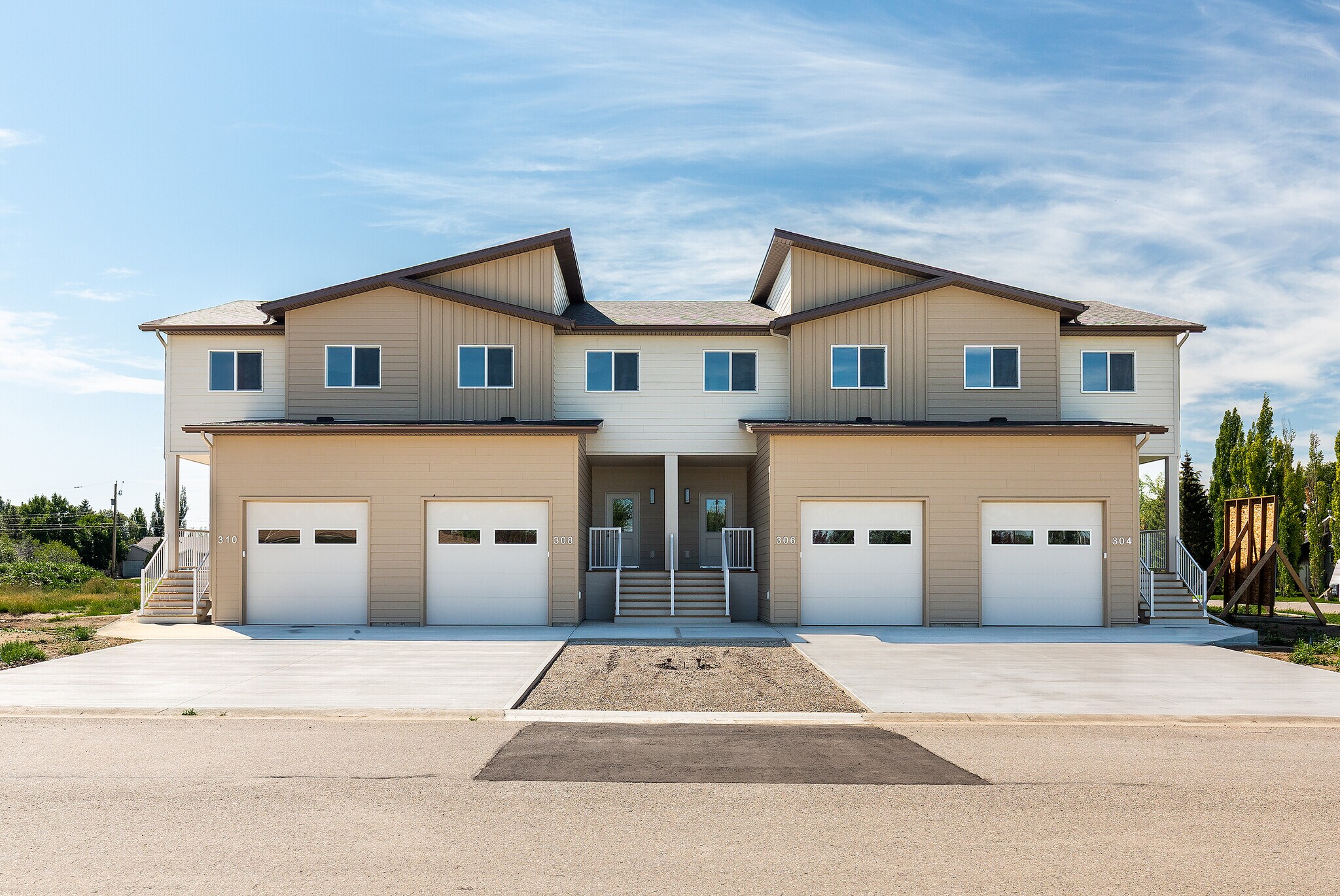 304 50 w, Raymond, AB à vendre Photo principale– Image 1 sur 34