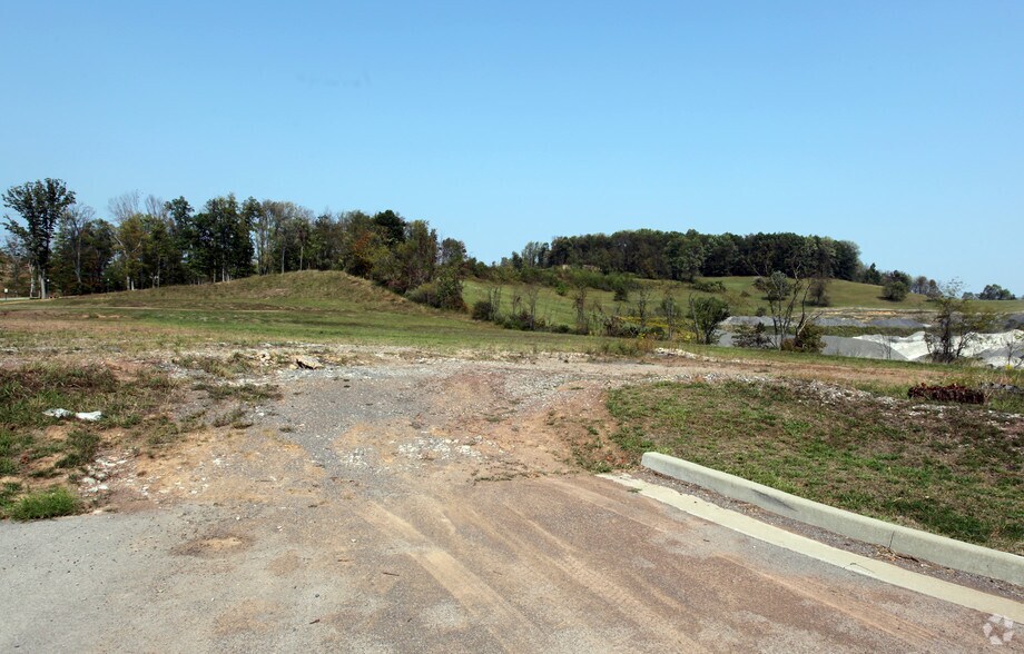 Genesis Blvd, Bridgeport, WV à vendre - Photo de l’immeuble – Image 1 sur 18
