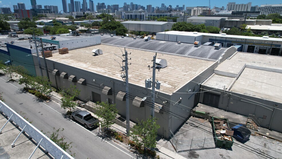 1150 NW 22nd St, Miami, FL à louer - Photo de l’immeuble – Image 3 sur 6