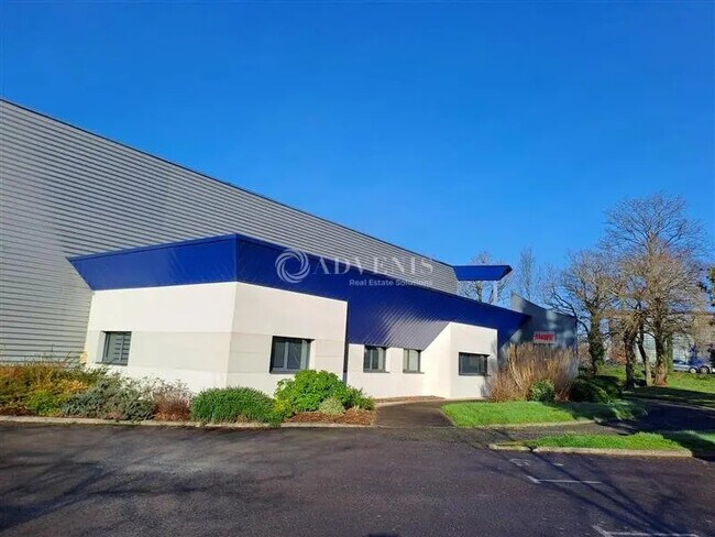 Plus de détails pour Local d'activités à louer