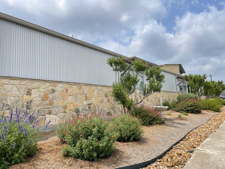 109 Enterprise Pky, Boerne, TX à louer - Photo de l’immeuble – Image 2 sur 56