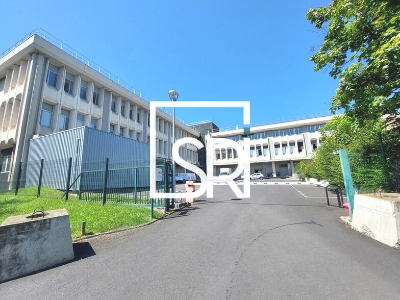 9 Rue De Dunkerque, Clermont-Ferrand à louer - Photo de l’immeuble – Image 2 sur 24