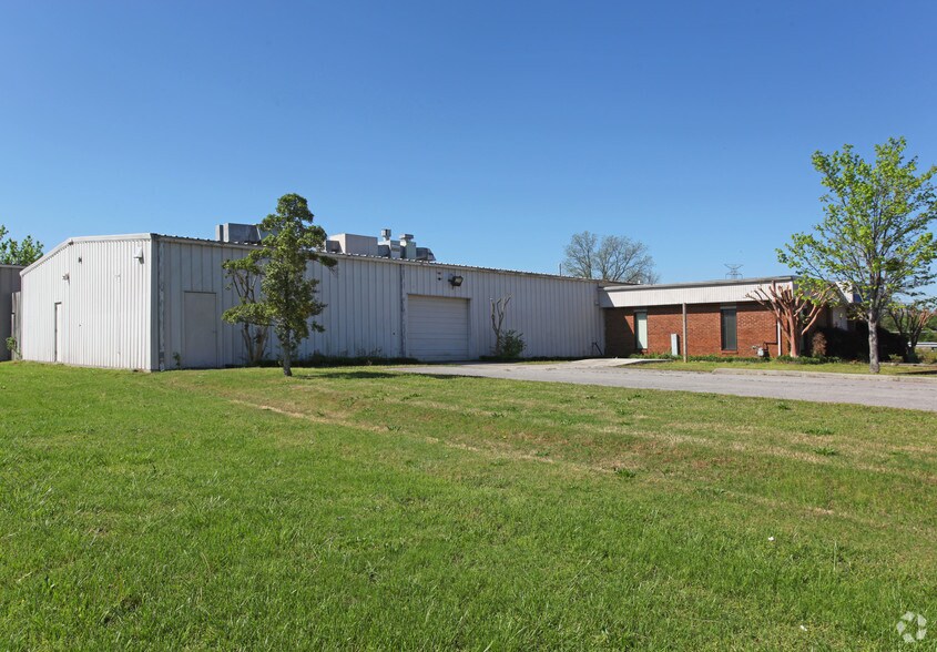 2215 Mock Rd, Huntsville, AL à louer - Photo de l’immeuble – Image 3 sur 8