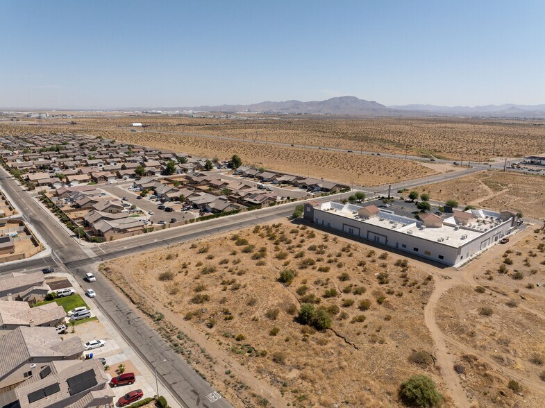 Cactus Rd, Adelanto, CA à vendre - Aérien – Image 2 sur 6