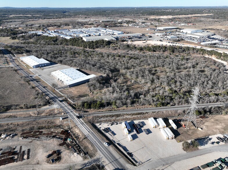 7951 E Evans Rd, San Antonio, TX à louer - Aérien – Image 2 sur 18