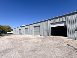 6803-6831 Breeden Ave, San Antonio, TX à louer Photo intérieure– Image 2 sur 11