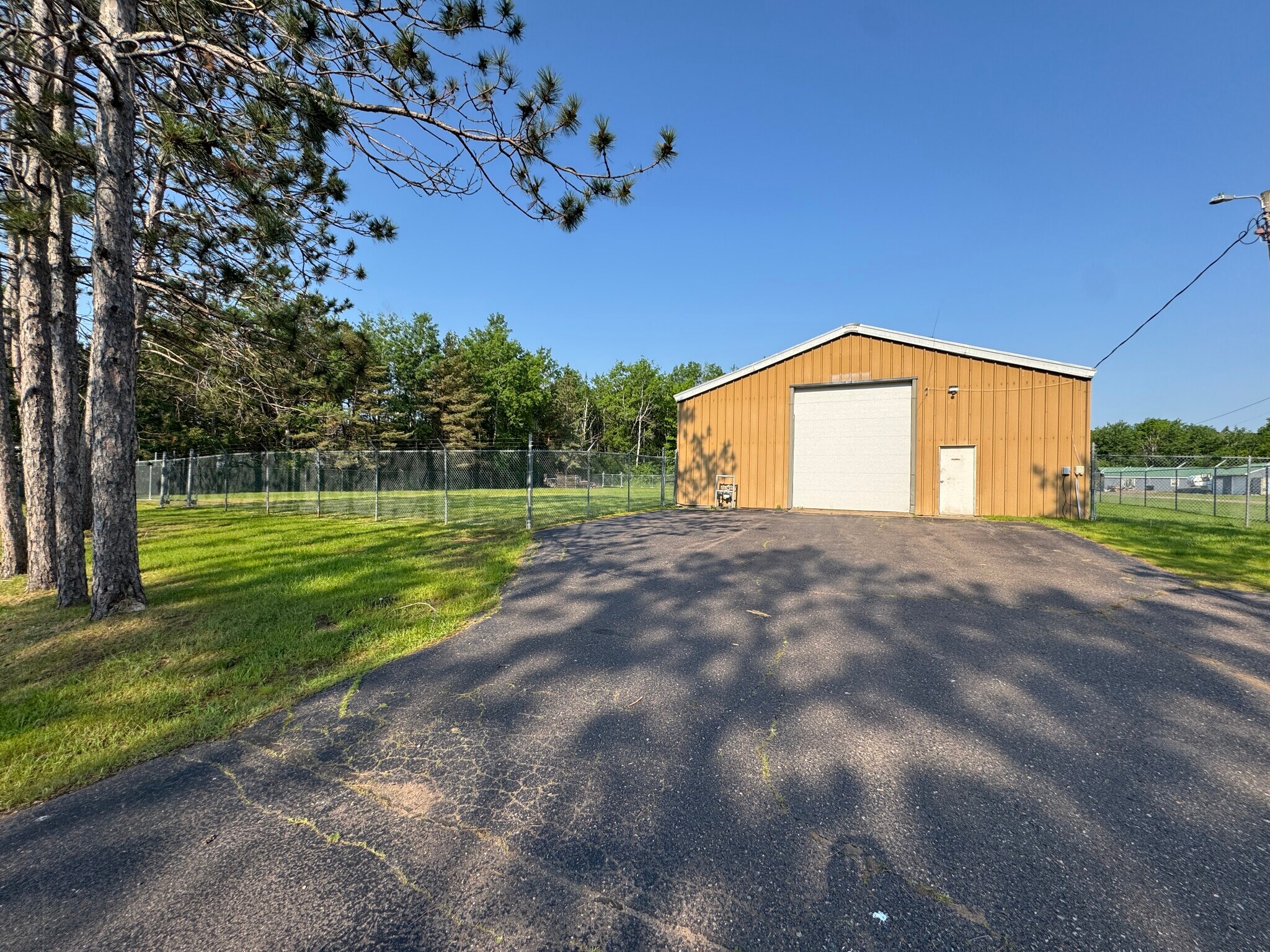 605 Old Military Rd S, Sandstone, MN à vendre Photo de l’immeuble– Image 1 sur 19