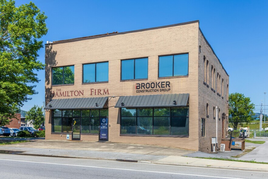 2401 Broad Street, Chattanooga, TN à vendre - Photo de l’immeuble – Image 1 sur 52