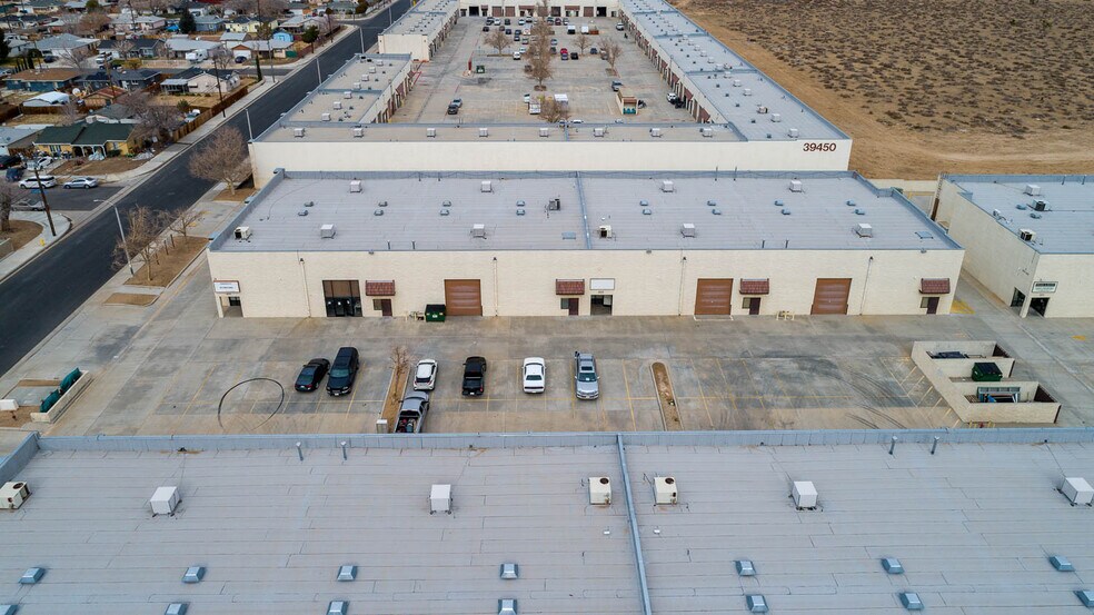 39360 3rd St E, Palmdale, CA à louer - Photo de l’immeuble – Image 2 sur 53