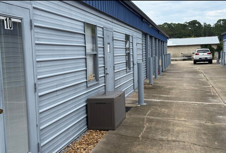 14 Utility Dr, Palm Coast, FL à louer - Photo de l’immeuble – Image 1 sur 32