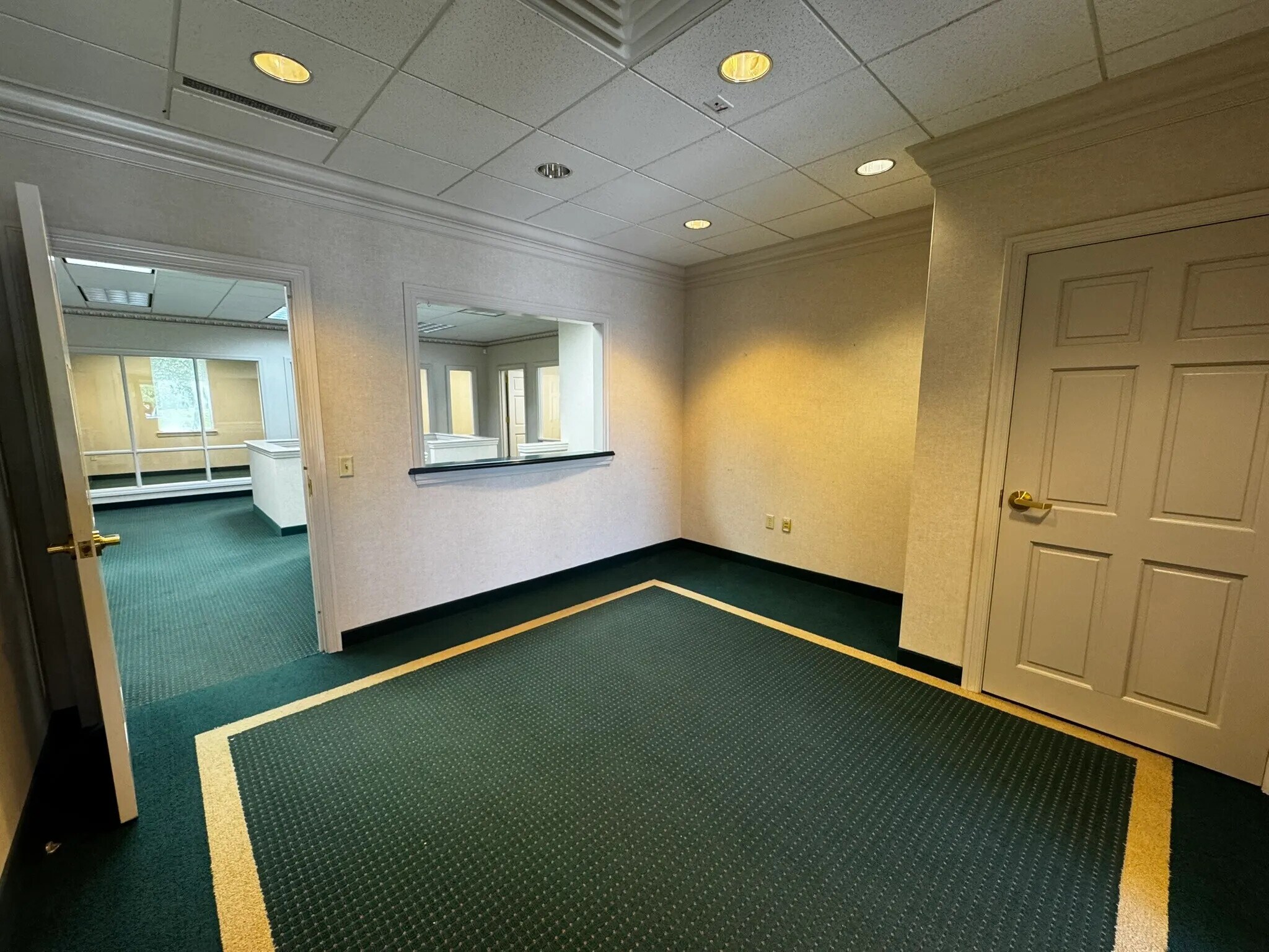 845 Commerce Dr, Perrysburg, OH à louer Photo intérieure– Image 1 sur 7