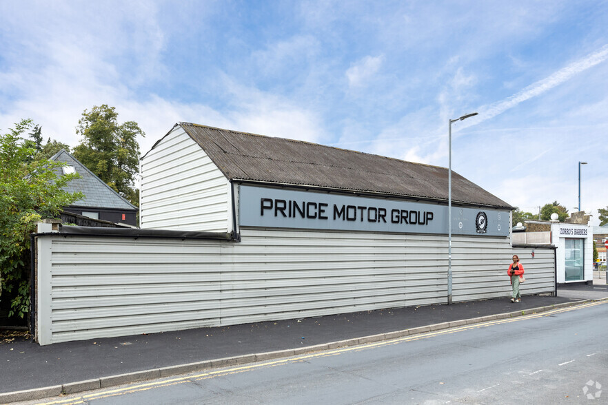 8 Oakmere Ln, Potters Bar à vendre - Photo de l’immeuble – Image 2 sur 6