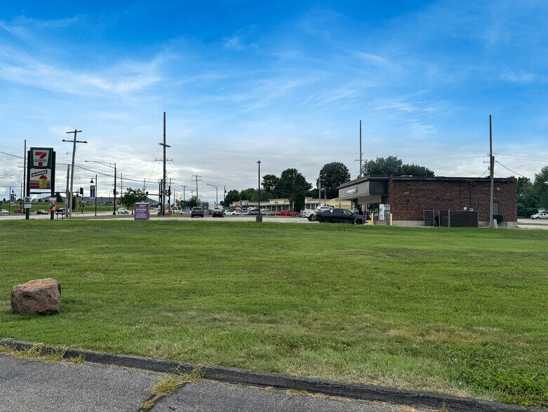 6678 Mexico Rd, Saint Peters, MO à vendre - Photo de l’immeuble – Image 3 sur 3