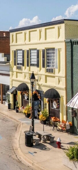 303 Main St, Edgefield, SC à vendre - Photo de l’immeuble – Image 2 sur 14