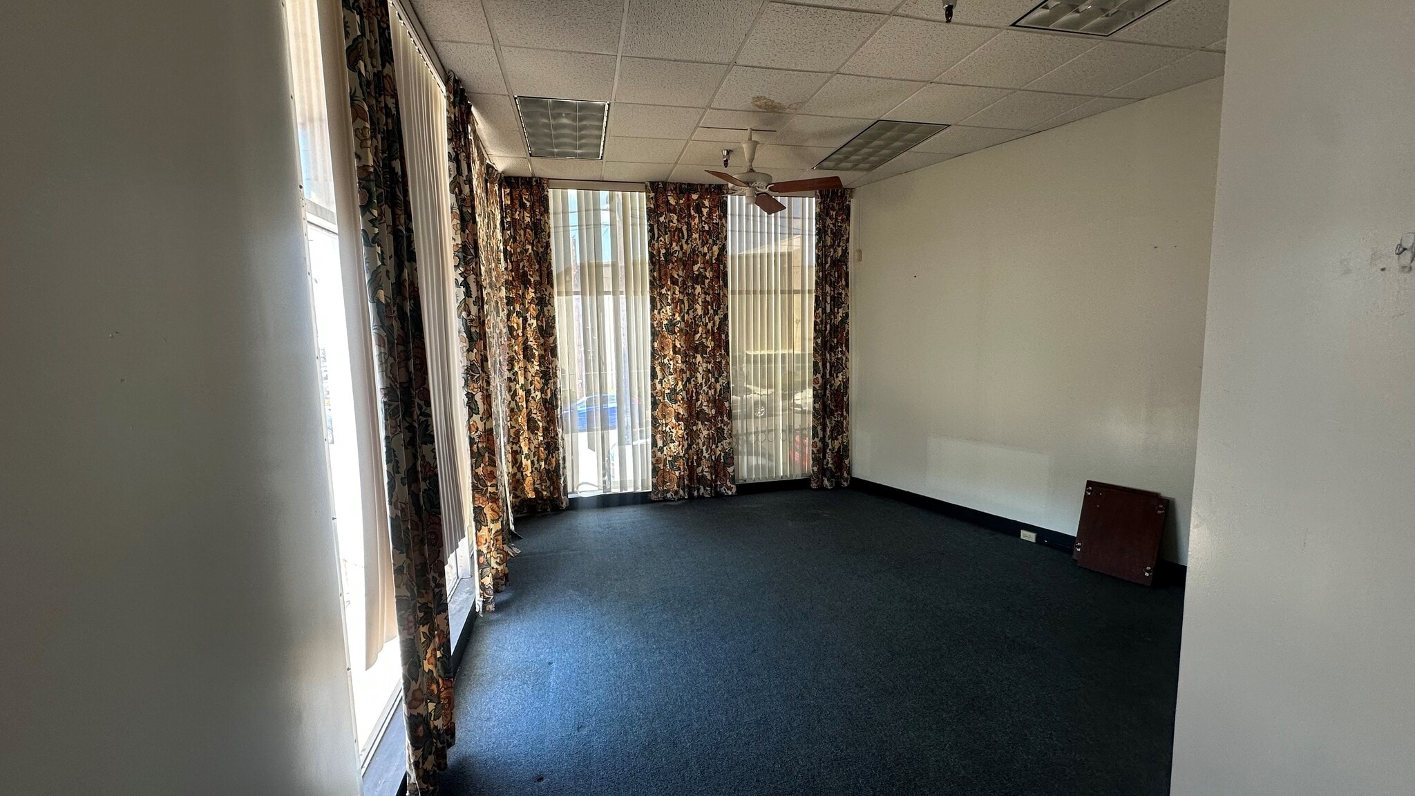 2200 Kamehameha Hwy, Honolulu, HI à louer Photo intérieure– Image 1 sur 3