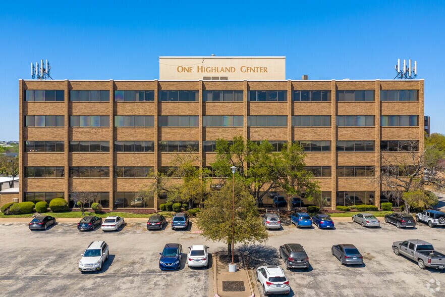 314 E Highland Mall Blvd, Austin, TX à louer - Photo de l’immeuble – Image 3 sur 7