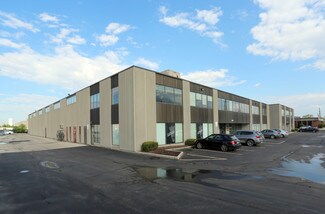 Plus de détails pour 240 Humberline Dr, Toronto, ON - Industriel/Logistique à louer