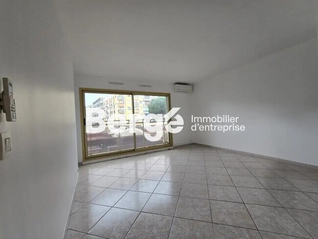 Plus de détails pour Bureau à vendre