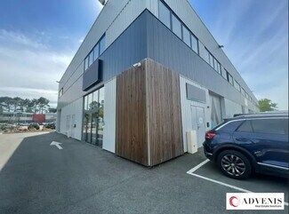 Plus de détails pour Local d'activités à louer