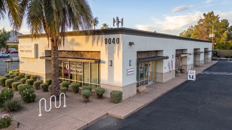 8040 E Indian School Rd, Scottsdale, AZ à vendre - Photo de l’immeuble – Image 2 sur 8
