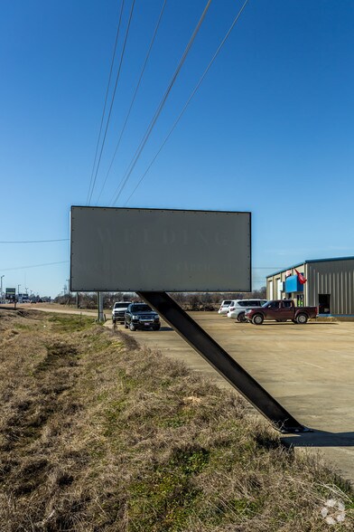 543 Highway 6, Batesville, MS à louer - Photo de l’immeuble – Image 2 sur 4