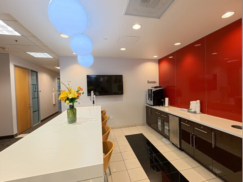 6080 Center Dr, Los Angeles, CA à louer - Photo de l’immeuble – Image 3 sur 14